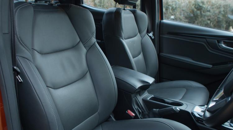 ISUZU D-MAX DIESEL 1.9 Arctic Trucks AT35 Double Cab 4x4 Auto